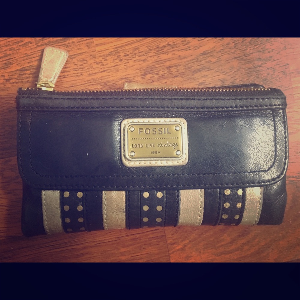 Beautiful Fossil Leather Wallet/Clutch